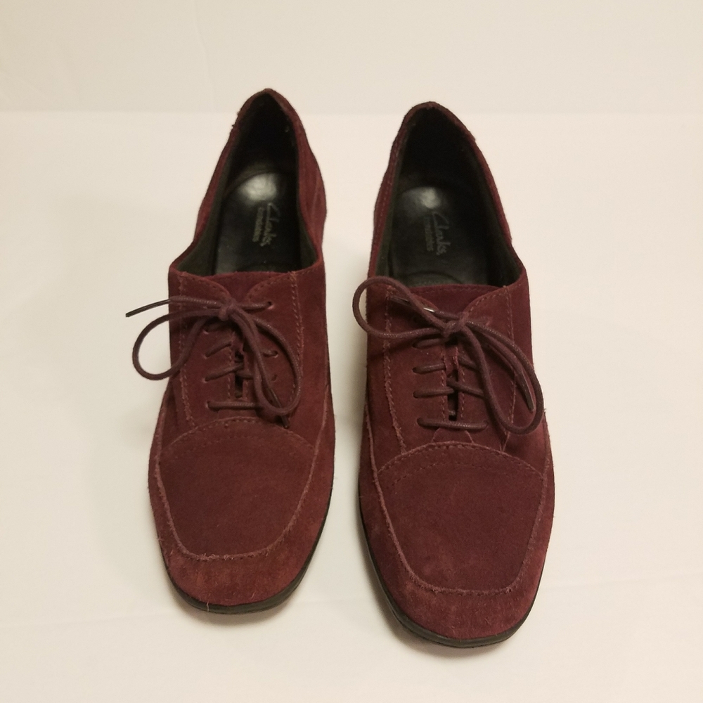 Clarks bendable suede lace up shoes, Size 8.5W